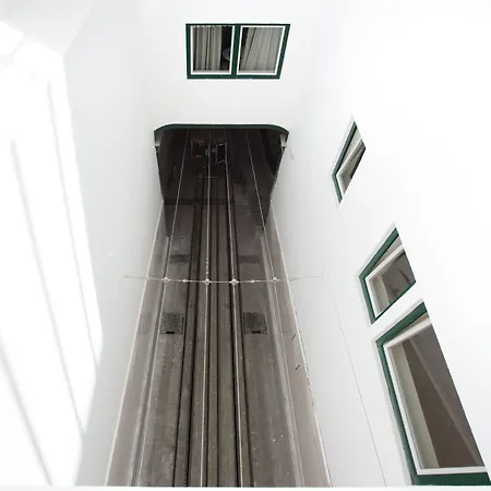 Daire Lsa Ascensor Da Bica By Numa