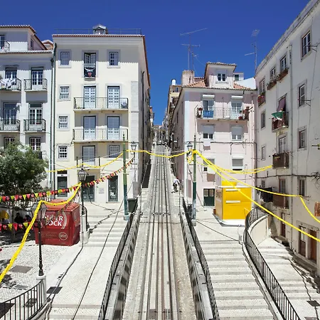 Ascensor Da Bica - Serviced דירה *